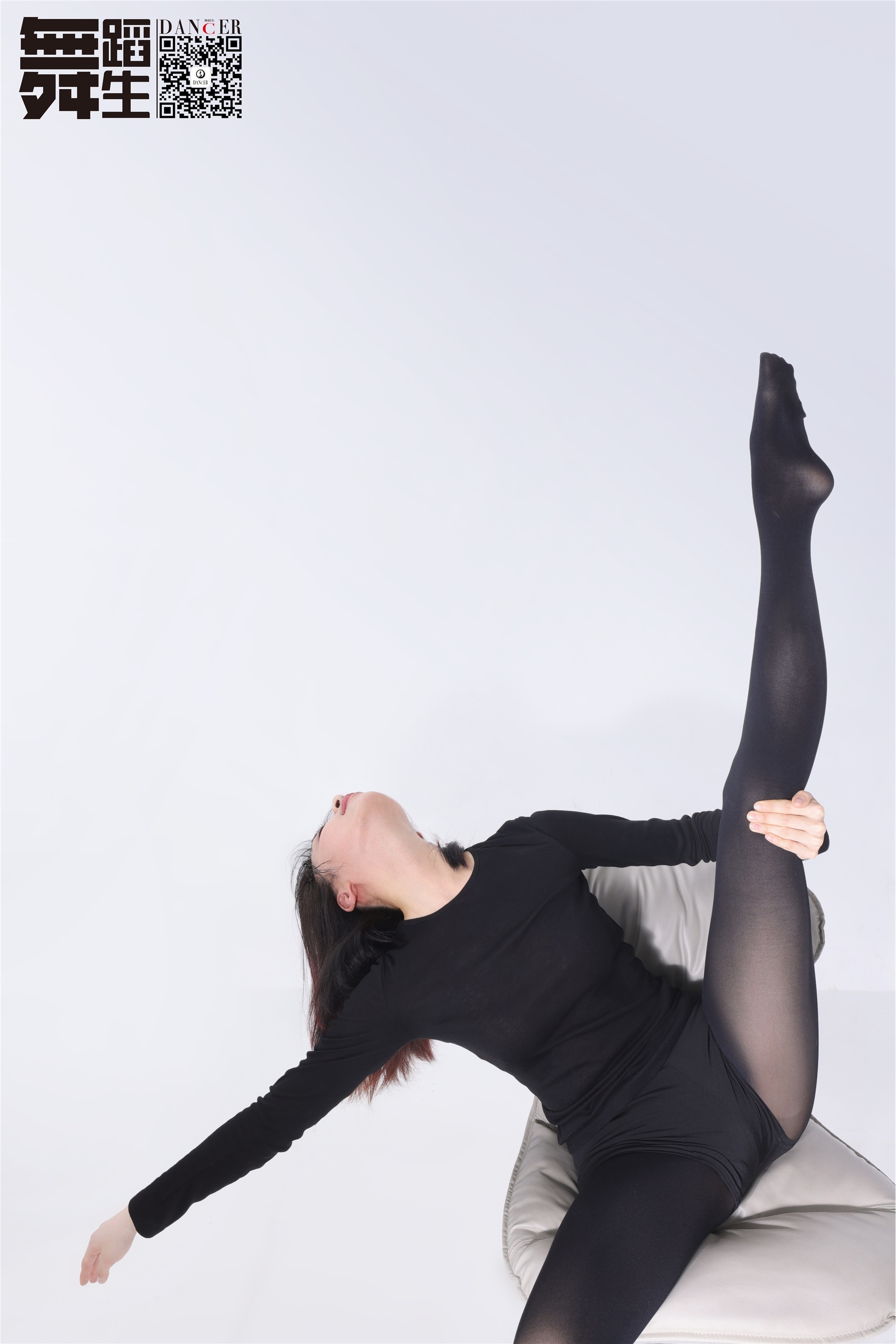 GALLI嘉丽 舞蹈生日记 105 - 黑与白 佚名